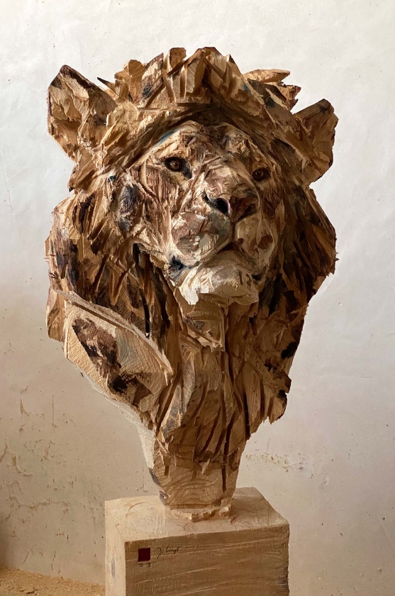 Bust of lion - Jürgen Lingl - Leonhard's Gallery
